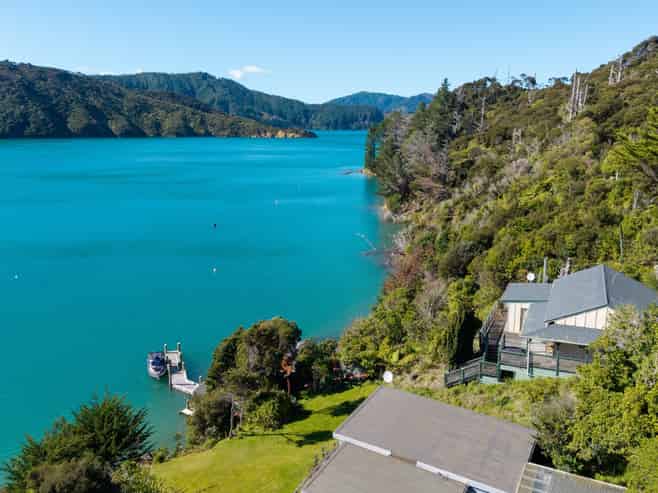 7 and 8 Aratawa Bay, Bay Of Many Coves