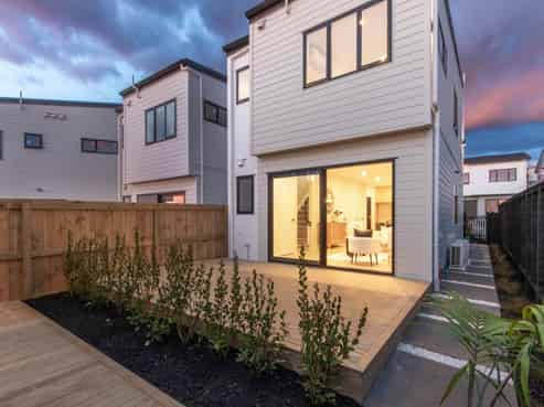 4 Greenbrier Street, Westgate