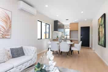 16 Greenbrier Street, Westgate