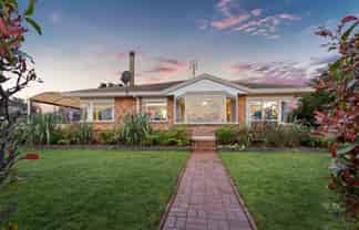 48 Settlers Grove, Orewa