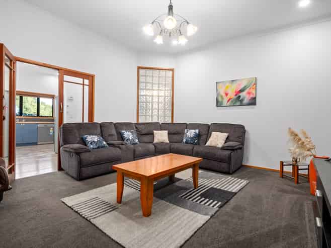331 Athlone Drive, Cambridge