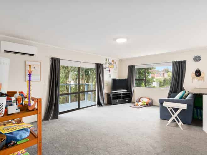 2/70 Pomaria Road, Henderson