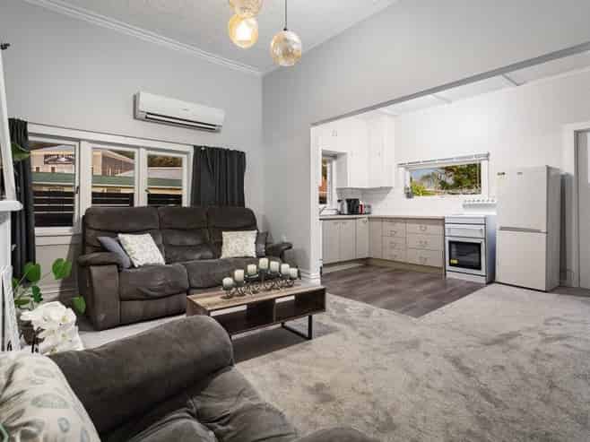 604 Cochrane Street, Thames