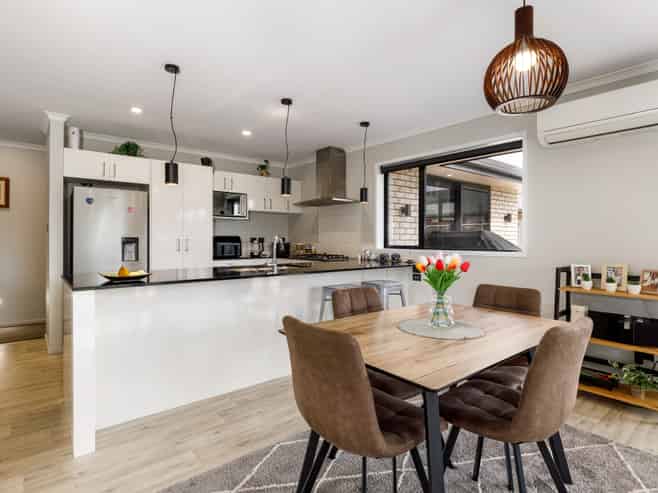 6 Dakota Place, Burleigh
