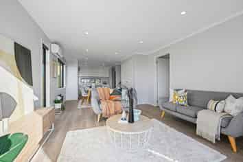2/44 Rose Berry Crescent, Flagstaff