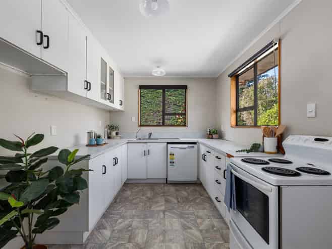 80 Hawkesbury Road, Fairhall
