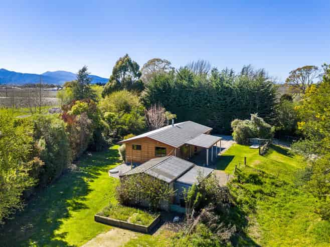 80 Hawkesbury Road, Fairhall