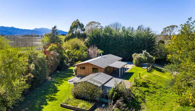 80 Hawkesbury Road, Fairhall