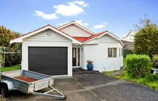 2/2 East Coast Road, Milford