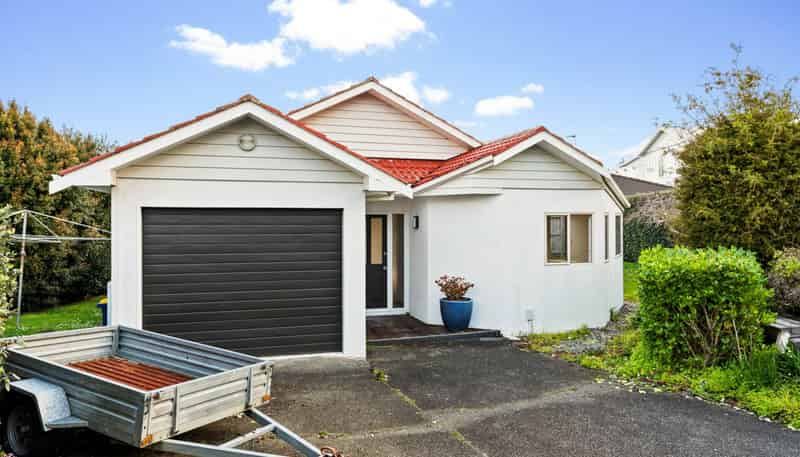 2/2 East Coast Road, Milford