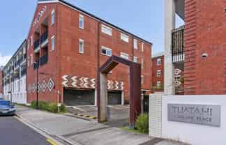 201/1B Soljak Place, Mount Albert