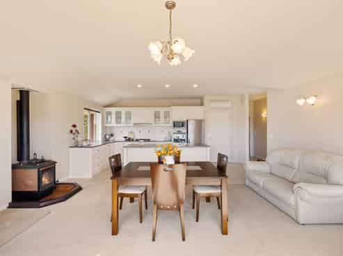 2 Haydon Place, Amberley