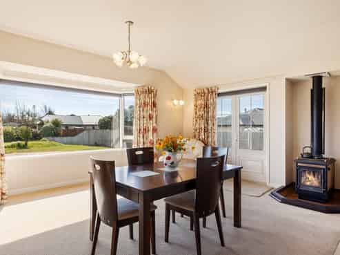 2 Haydon Place, Amberley