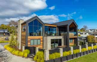 336 Lake Terrace, Two Mile Bay