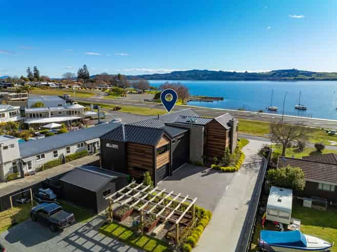 336 Lake Terrace, Two Mile Bay
