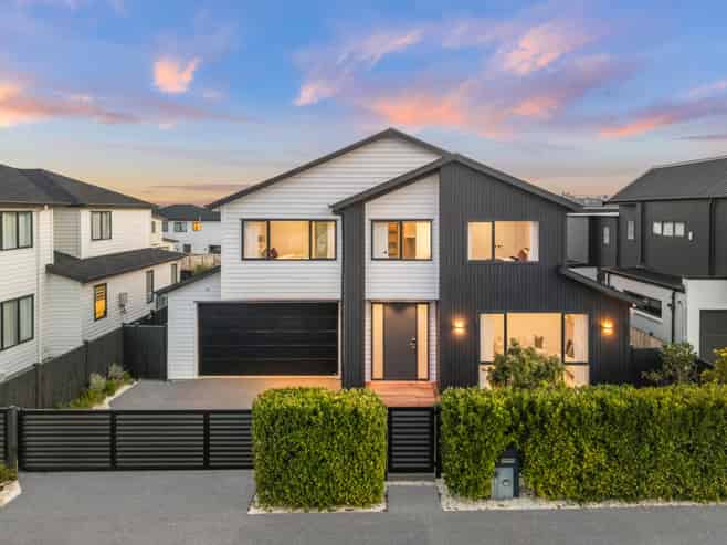 16 Headsail Drive, Long Bay