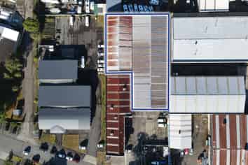 Substantial Upper Hutt Warehouse 