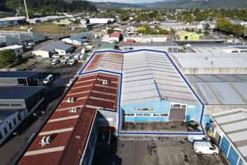 Substantial Upper Hutt Warehouse 