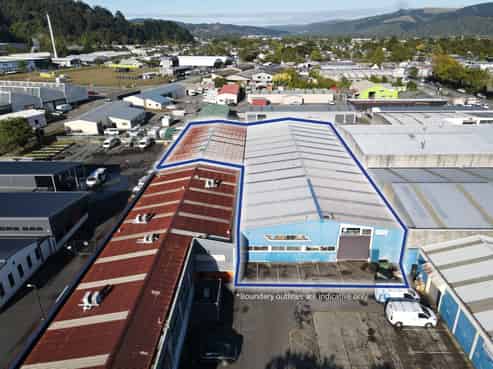 Substantial Upper Hutt Warehouse 