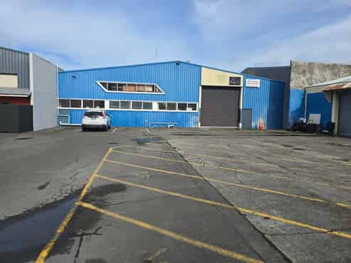 Substantial Upper Hutt Warehouse 