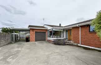 120  Racecourse Road , Glengarry