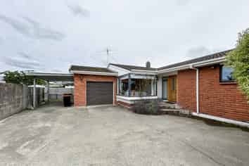 120  Racecourse Road , Glengarry