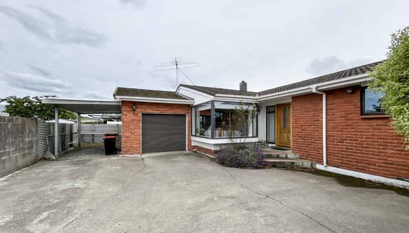 120  Racecourse Road , Glengarry