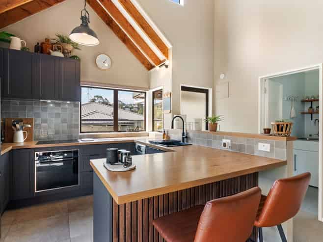 34A Lauderdale Road, Birkdale