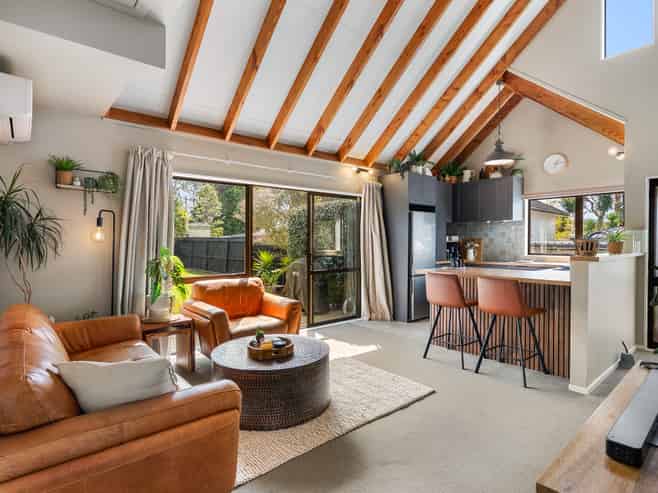 34A Lauderdale Road, Birkdale