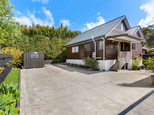 34A Lauderdale Road, Birkdale
