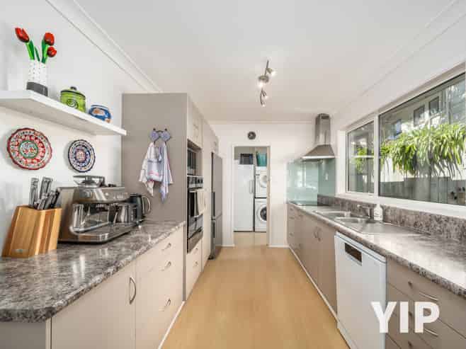 4 Fernhaven Grove, Newlands