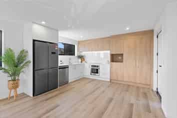 1/24 Shakespeare Road, Waltham