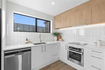 1/24 Shakespeare Road, Waltham
