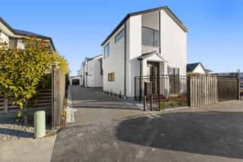 3/24 Shakespeare Road, Waltham