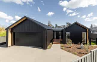 27 Matau Crescent, Frimley