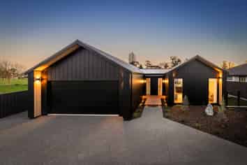 27 Matau Crescent, Frimley