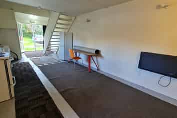 8B Malcolm Lane, Thorndon
