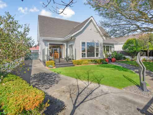 8 Bellevue Road, Woburn