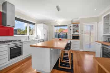 8 Bellevue Road, Woburn