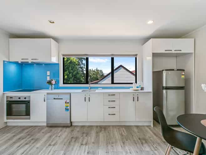 16 Kevale Place, Manurewa