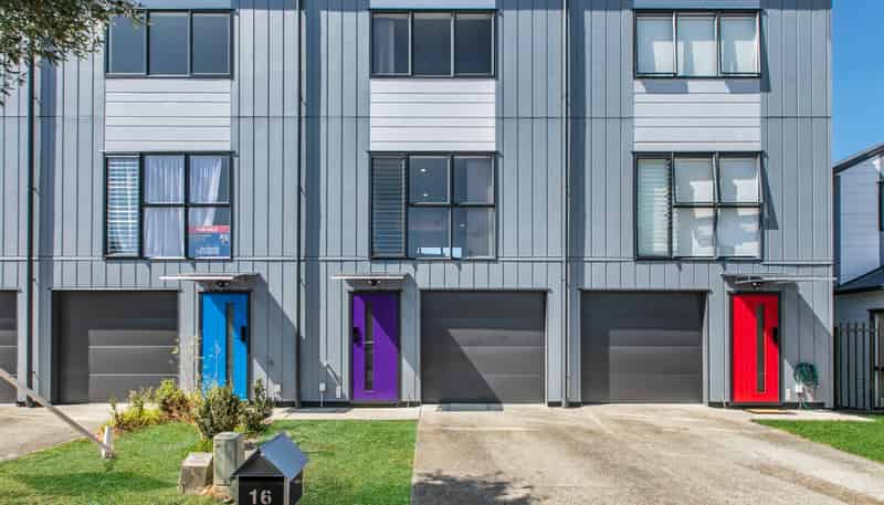 16 Kevale Place, Manurewa