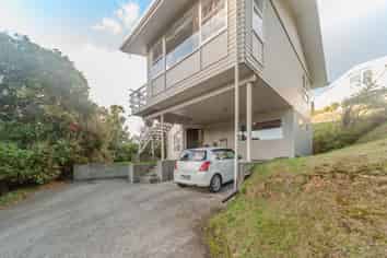 Flat 2/106A  Newlands Road, Newlands