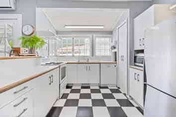 98 Hatea Drive, Regent
