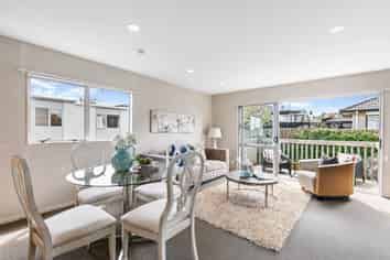 18/218 Captain Springs Road, Onehunga