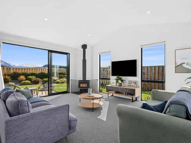4 Robrosa Street, Wanaka