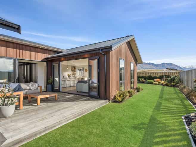 4 Robrosa Street, Wanaka