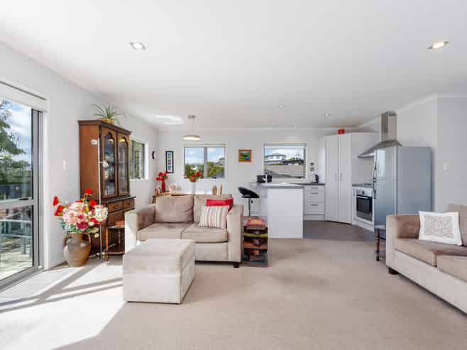 11A Rishworth Avenue, Stanmore Bay