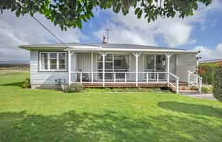 57 Kuku Beach Road, Manakau