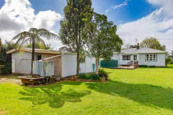 57 Kuku Beach Road, Manakau