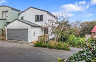 6/61A Birkdale Road, Birkdale